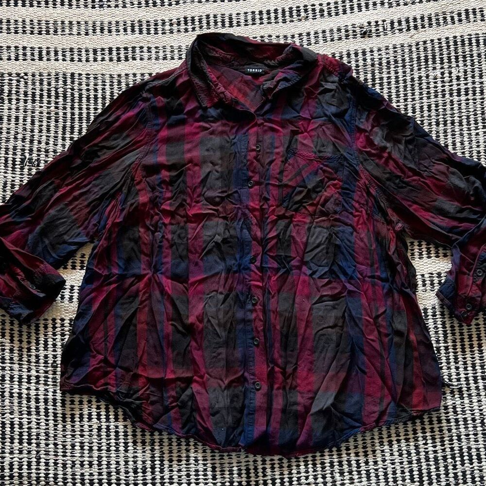 Torrid Size 4 Black & Raid Plaid Button up blouse